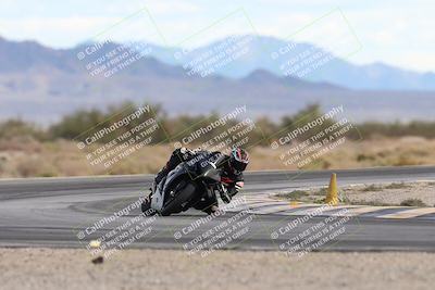 media/Nov-16-2025-Race Pace (Sun) [[8c5fa54630]]/Non Verified Riders (1st 20 Minutes)/5-Turn 15 (110pm)/